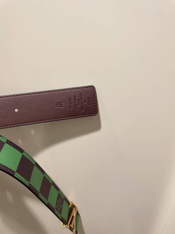 Louis Vuitton 40MM Belt LVB00339